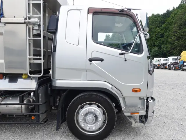 三菱 ファイター QDG-FQ62F(6x4)の写真5