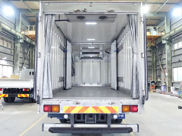 いすゞ フォワード TKG-FRR90T2(2WD)の写真10