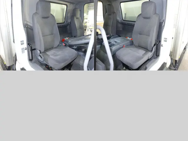 いすゞ フォワード 2PG-FSR90S2(2WD)の写真18