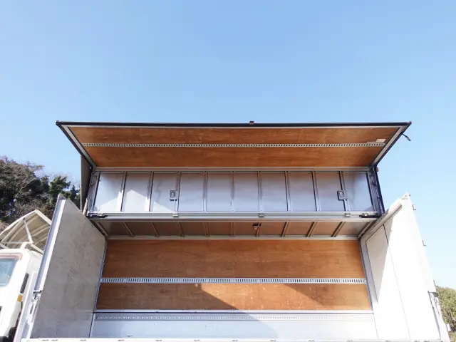 いすゞ フォワード TKG-FRR90S2(2WD)の写真13