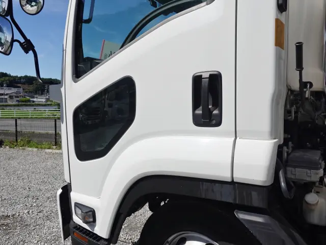 いすゞ フォワード 2PG-FRR90T2(2WD)の写真13