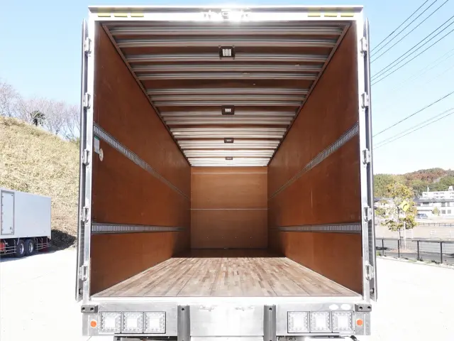 いすゞ フォワード TKG-FRR90T2(2WD)の写真15