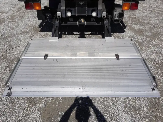いすゞ フォワード 2PG-FRR90T2(2WD)の写真16