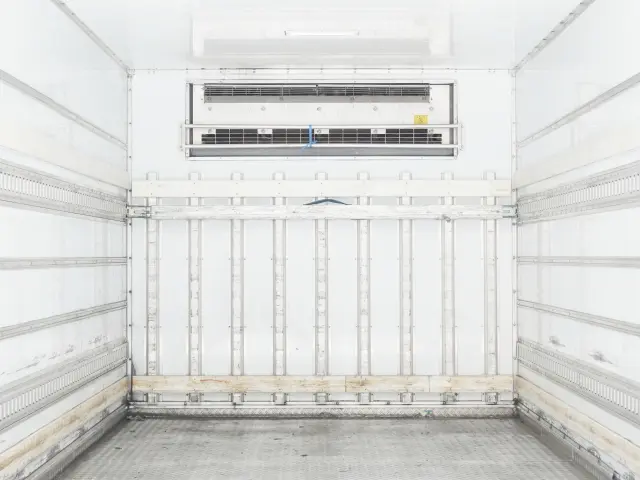 いすゞ フォワード 2PG-FRR90T2(2WD)の写真19