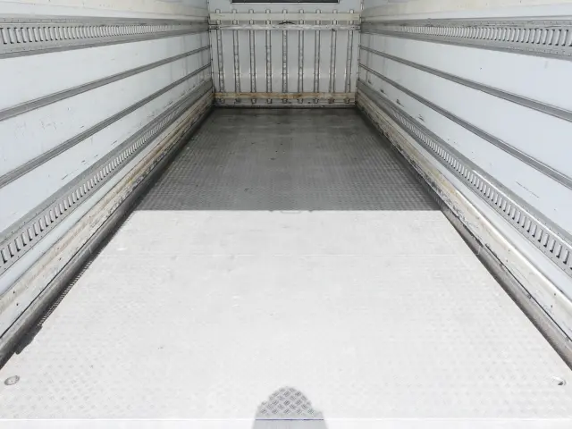 いすゞ フォワード 2PG-FRR90T2(2WD)の写真20