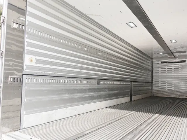 UD クオン 2PG-CD5CA(6x2)の写真19