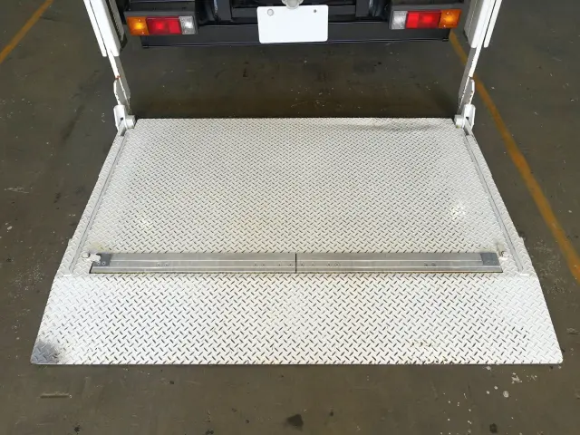 三菱 キャンター TKG-FBA50(2WD)の写真12