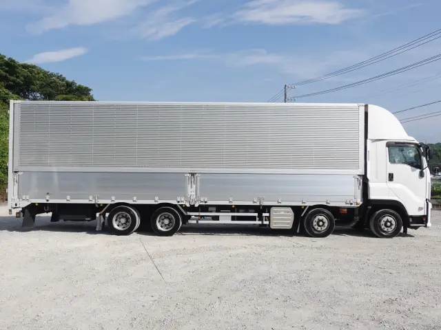 いすゞ ギガ QKG-CYJ77B(8x4)の写真5