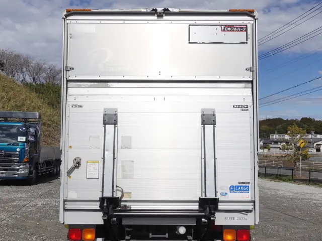 いすゞ フォワード SKG-FRR90S2(2WD)の写真9