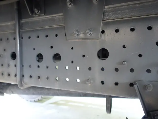 いすゞ フォワード LKG-FTR34S2(2WD)の写真16