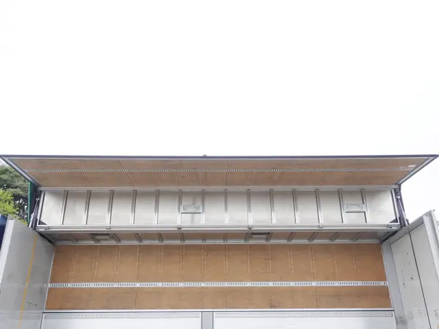 いすゞ ギガ QPG-CYJ77B(8x4)の写真11