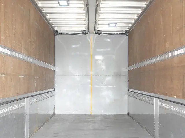 いすゞ ギガ QPG-CYJ77B(8x4)の写真13