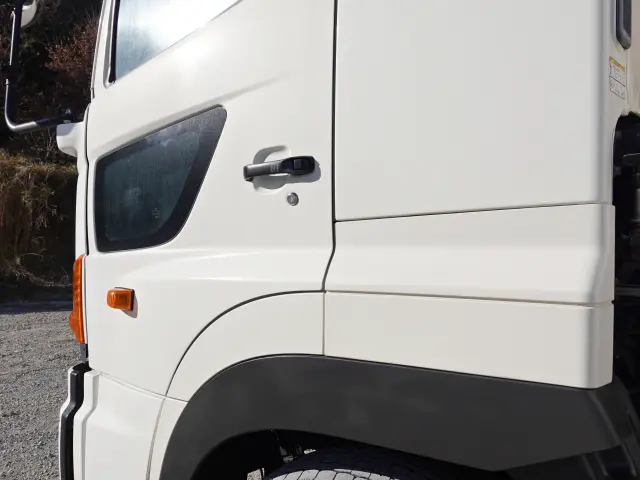 日野 プロフィア QKG-FR1EXBJ(6x2)の写真14