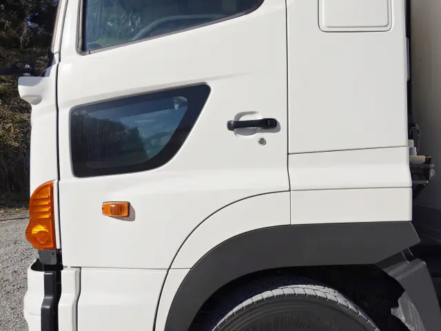 日野 プロフィア QKG-FR1EXBJ(6x2)の写真15