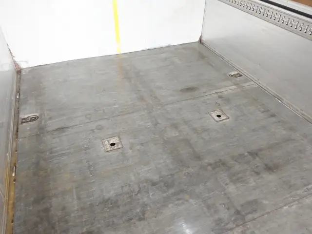 いすゞ ギガ QPG-CYJ77B(8x4)の写真15