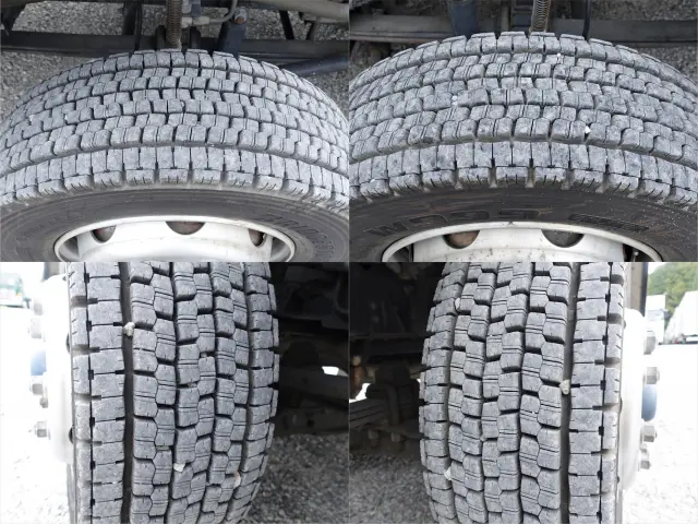 いすゞ ギガ QPG-CYJ77B(8x4)の写真22