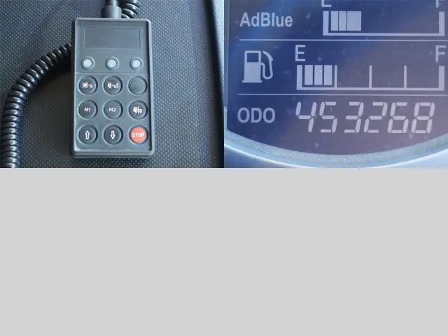 日野 プロフィア QKG-FR1EXBJ(6x2)の写真31