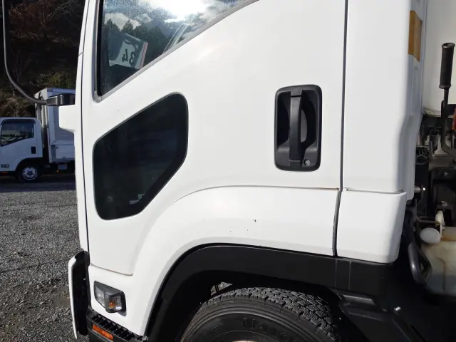 いすゞ フォワード TKG-FRR90S2(2WD)の写真12