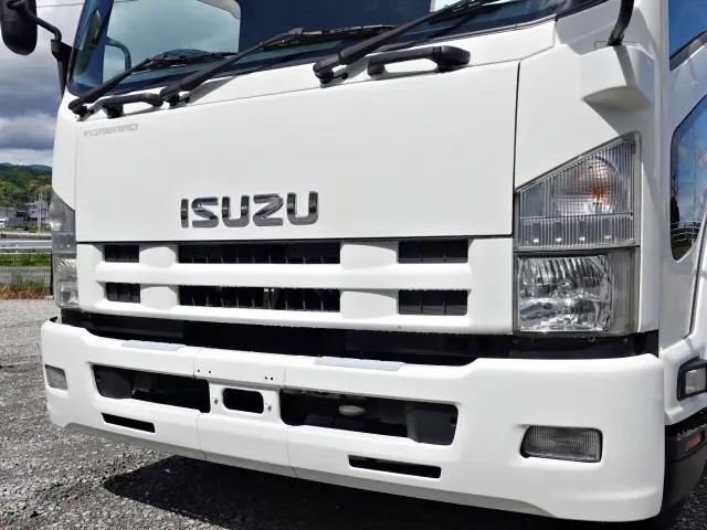 いすゞ フォワード SKG-FRR90T2(2WD)の写真4