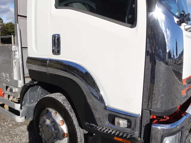 いすゞ フォワード QDG-FVZ34U2(6x4)の写真6