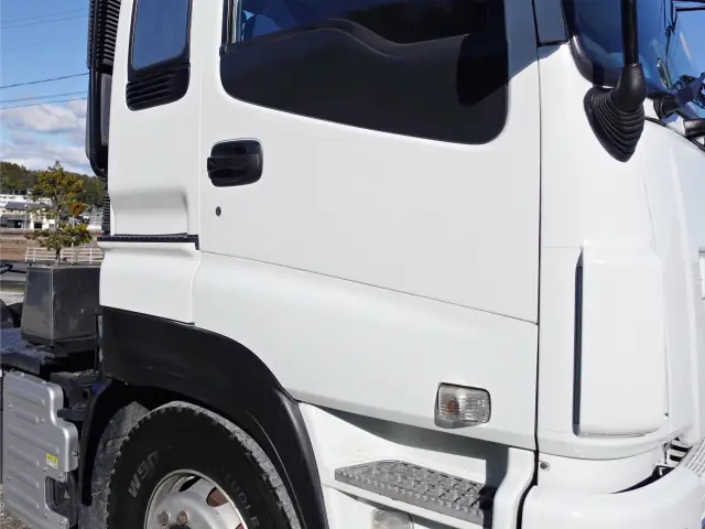 いすゞ ギガ QKG-EXD52AD(2WD)の写真6