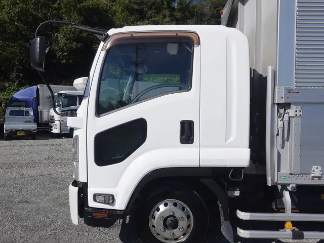 いすゞ フォワード TKG-FRR90T2(2WD)の写真10