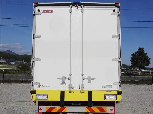 いすゞ フォワード 2RG-FRR90S2(2WD)の写真6