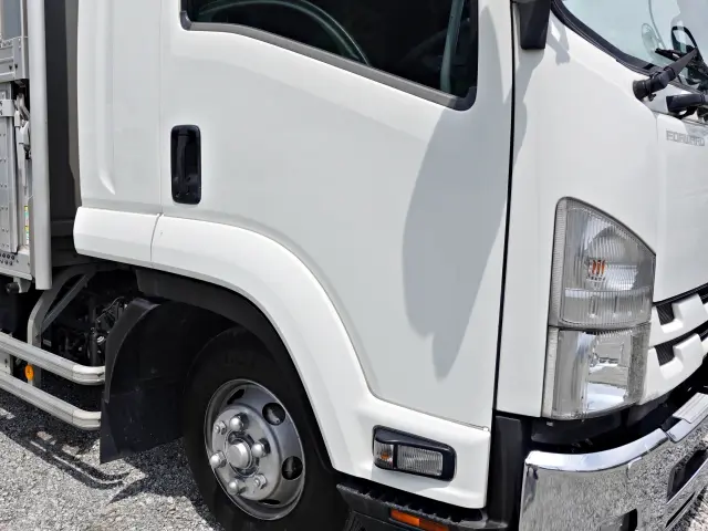 いすゞ フォワード 2RG-FRR90S2(2WD)の写真6
