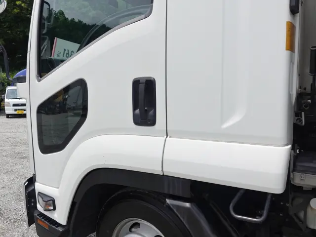 いすゞ フォワード 2RG-FRR90S2(2WD)の写真12