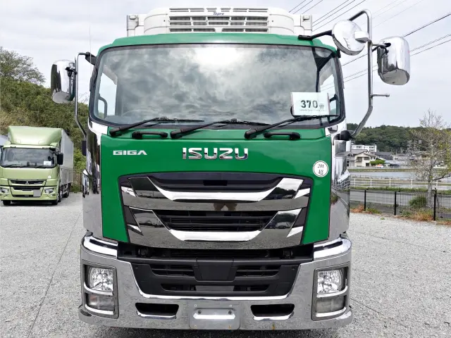 いすゞ ギガ QKG-CYJ77B(8x4)の写真3