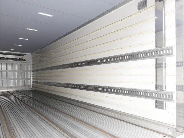 いすゞ ギガ QKG-CYJ77B(8x4)の写真13