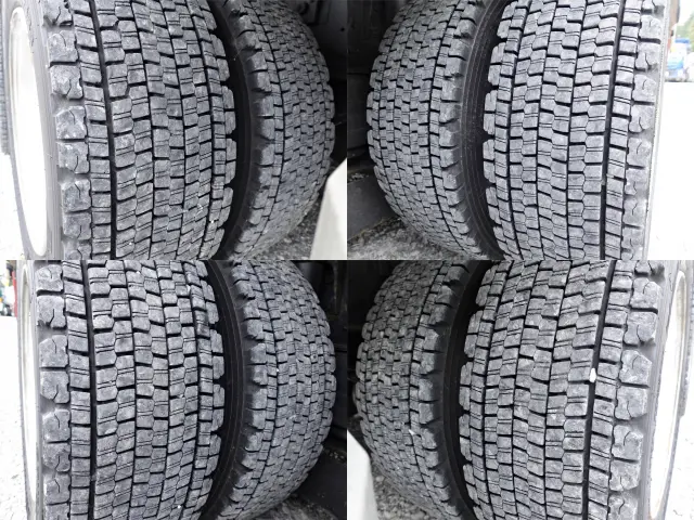 いすゞ ギガ QKG-CYJ77B(8x4)の写真19