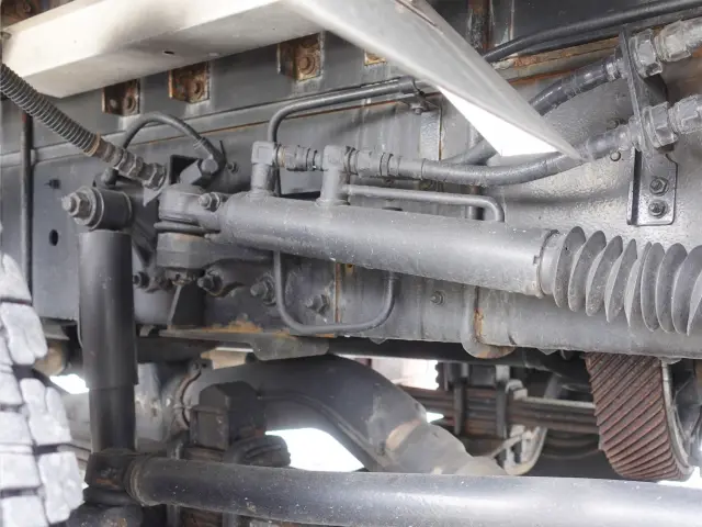 いすゞ ギガ QKG-CYJ77B(8x4)の写真21