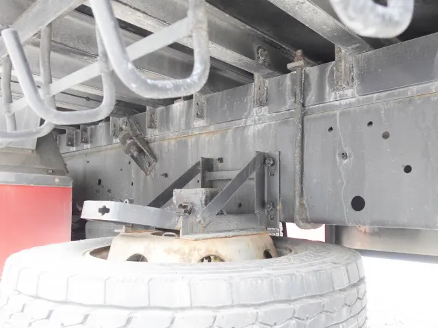 いすゞ ギガ QKG-CYJ77B(8x4)の写真23