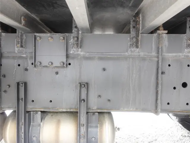 いすゞ ギガ QKG-CYJ77B(8x4)の写真25