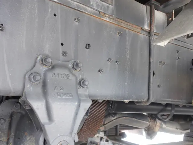 いすゞ ギガ QKG-CYJ77B(8x4)の写真26