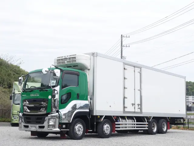 いすゞ ギガ QKG-CYJ77B(8x4)の写真32