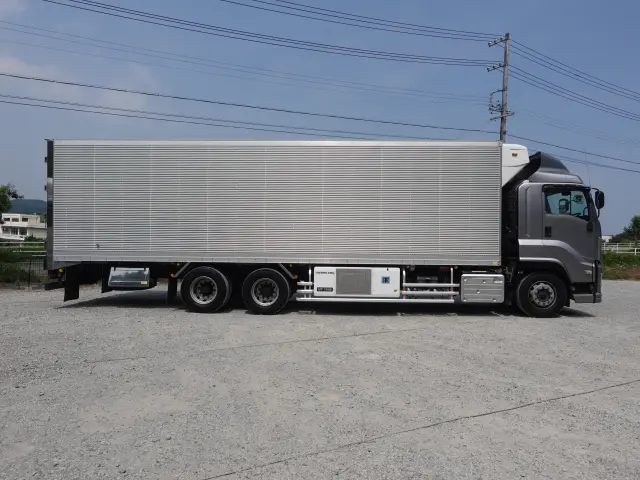 いすゞ ギガ 2PG-CYL77CZ(6x2)の写真6