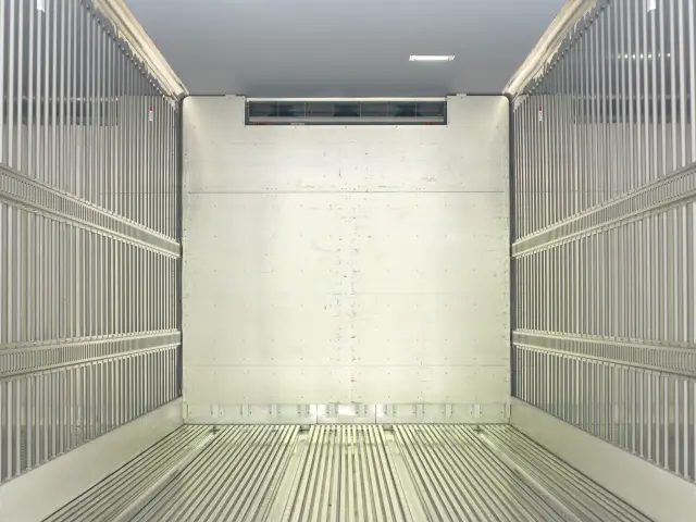 いすゞ ギガ 2PG-CYL77CZ(6x2)の写真15