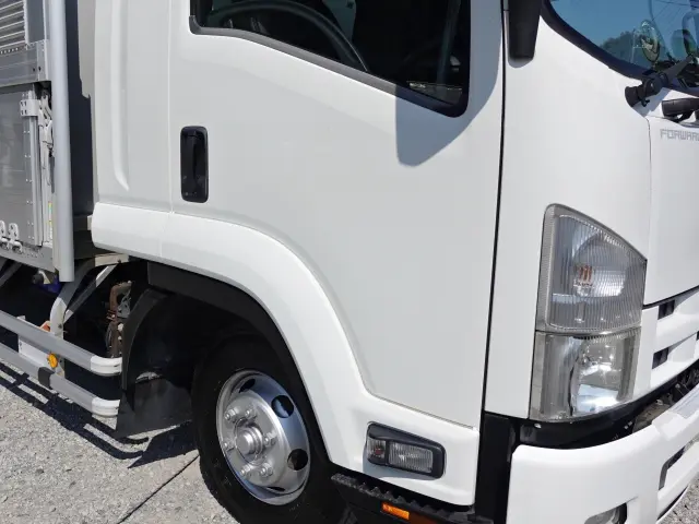 いすゞ フォワード TKG-FRR90S2(2WD)の写真6