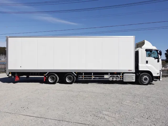 いすゞ ギガ 2PG-CXY77DJ(6x4)の写真10