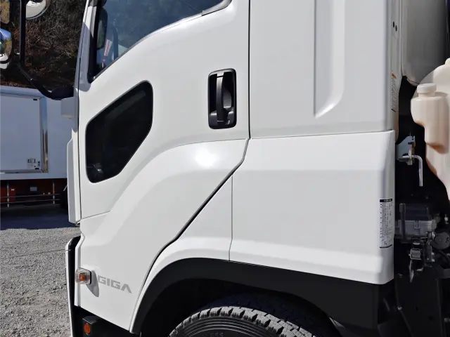 いすゞ ギガ 2PG-CXY77DJ(6x4)の写真16