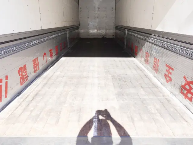 日野 プロフィア QPG-FR1EXEG(6x2)の写真17