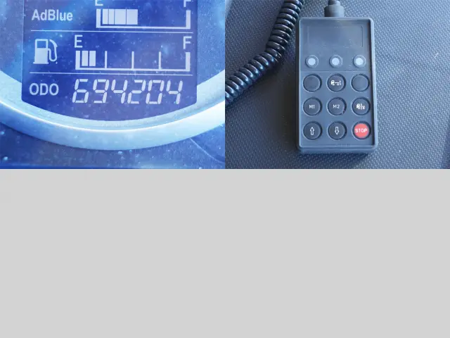 日野 プロフィア QPG-FR1EXEG(6x2)の写真28