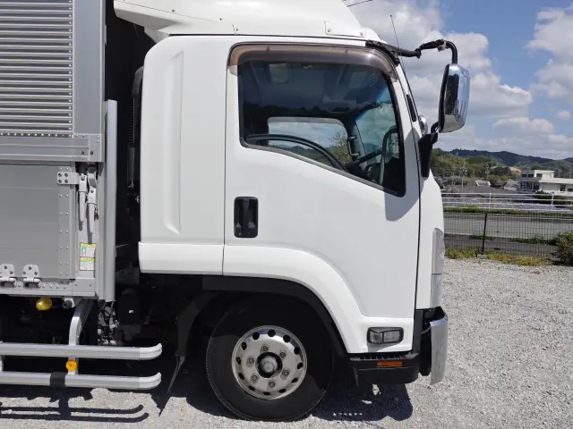 いすゞ フォワード 2RG-FRR90T2(2WD)の写真7