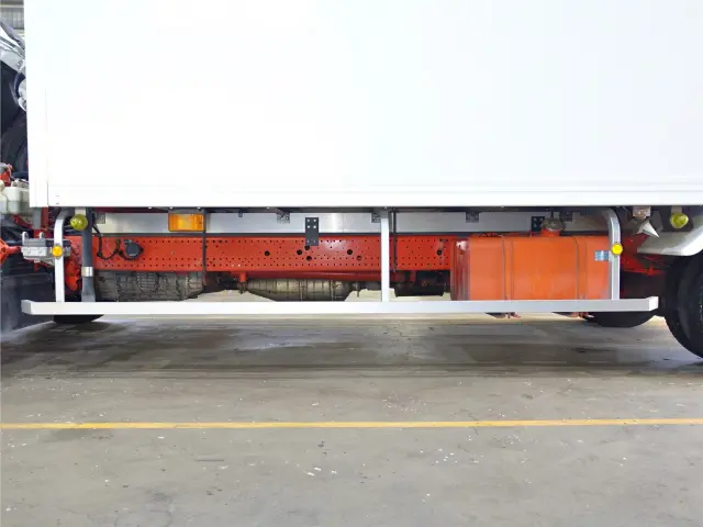 いすゞ フォワード TKG-FRR90S2(2WD)の写真12