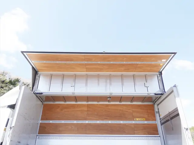 いすゞ フォワード 2RG-FRR90T2(2WD)の写真15