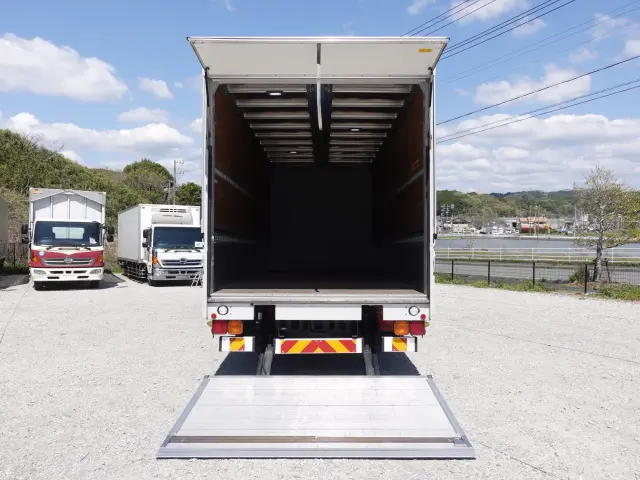 いすゞ フォワード 2RG-FRR90T2(2WD)の写真17