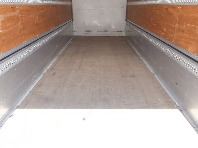 いすゞ フォワード 2RG-FRR90T2(2WD)の写真20