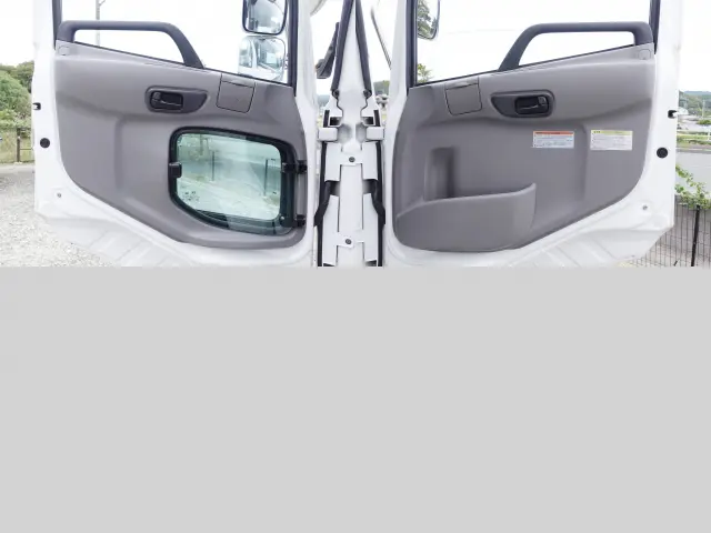 UD クオン 2PG-CD5CA(6x2)の写真22